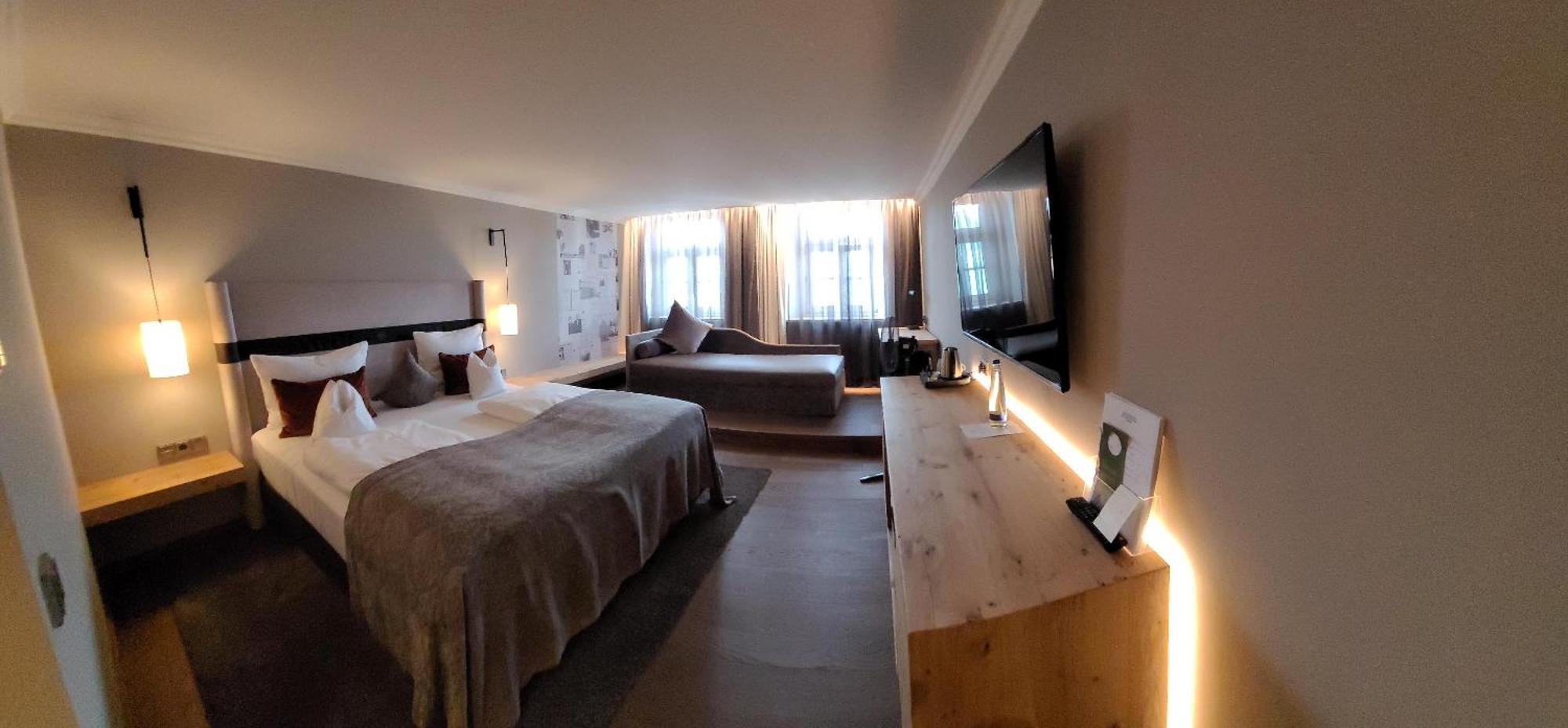 Hotel Goldene Sonne لاندشوت المظهر الخارجي الصورة